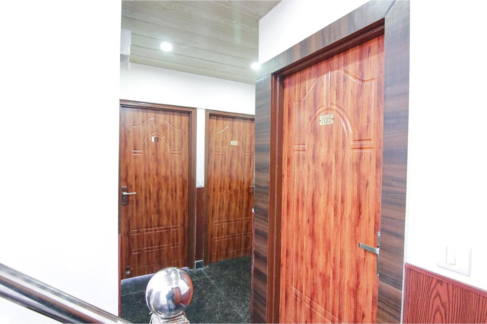 Fabexpress Kalsia Homestay - Nr Radha Krishna Mandir Masuri Exterior foto